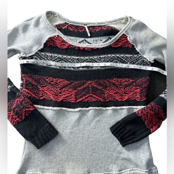 FREE PEOPLE CREW NECK 100% COTTON BLENDw/ANGORA EUC GREY/RED/BLACK SZ LARGE - Picture 3 of 8